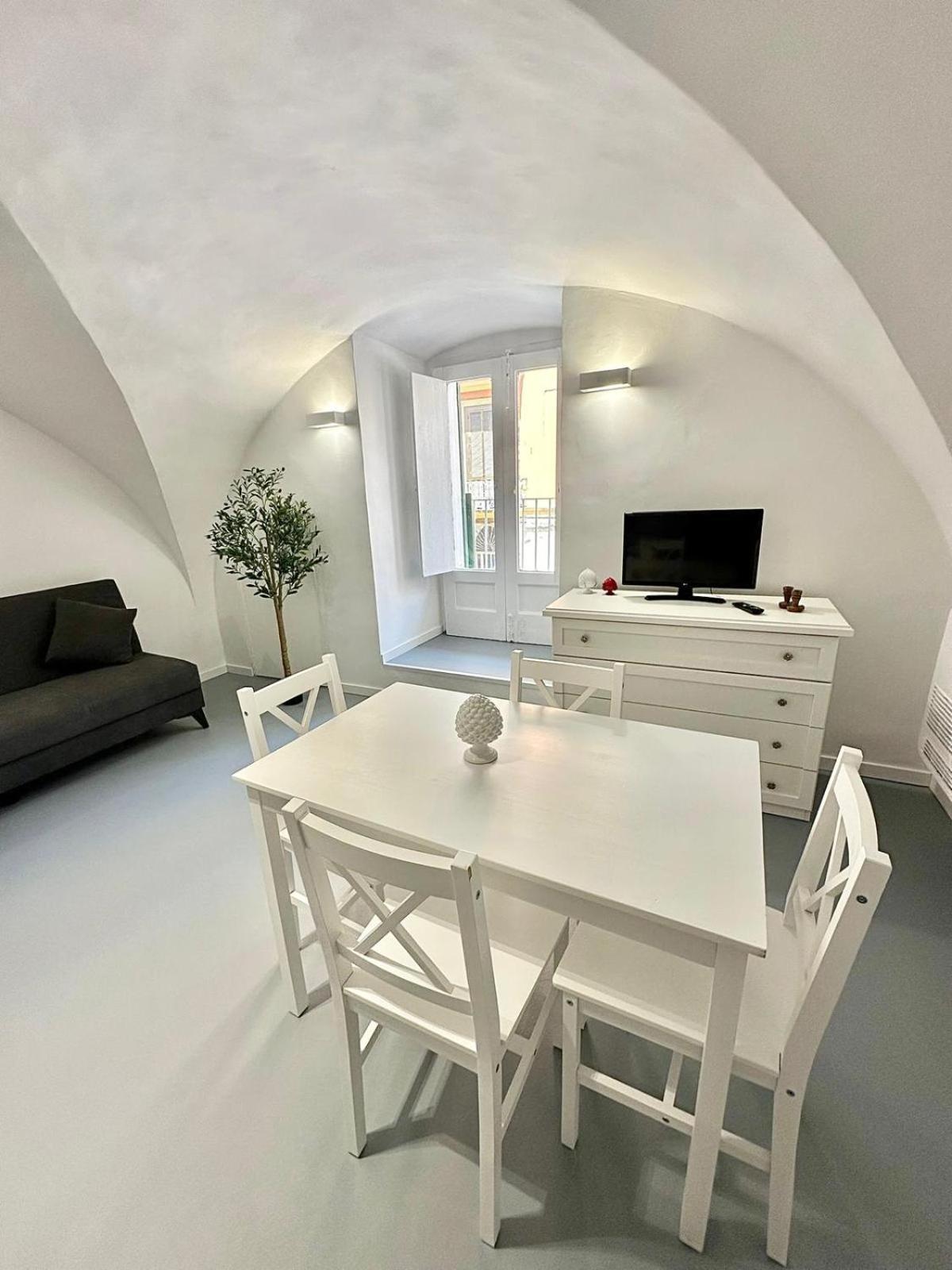 White Dome Apartment